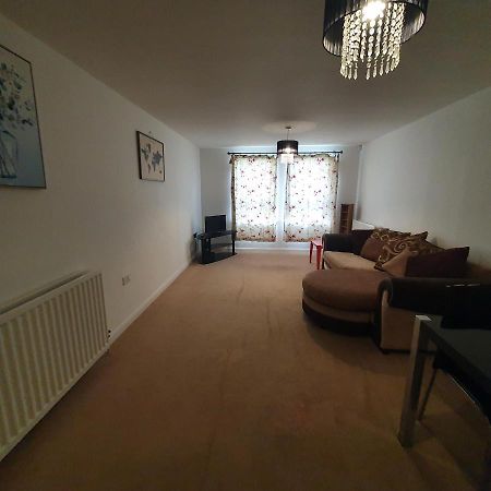 2-Bedroom Back Hilton Area Apartment - Ground Floor, Aberdeen City Center 외부 사진