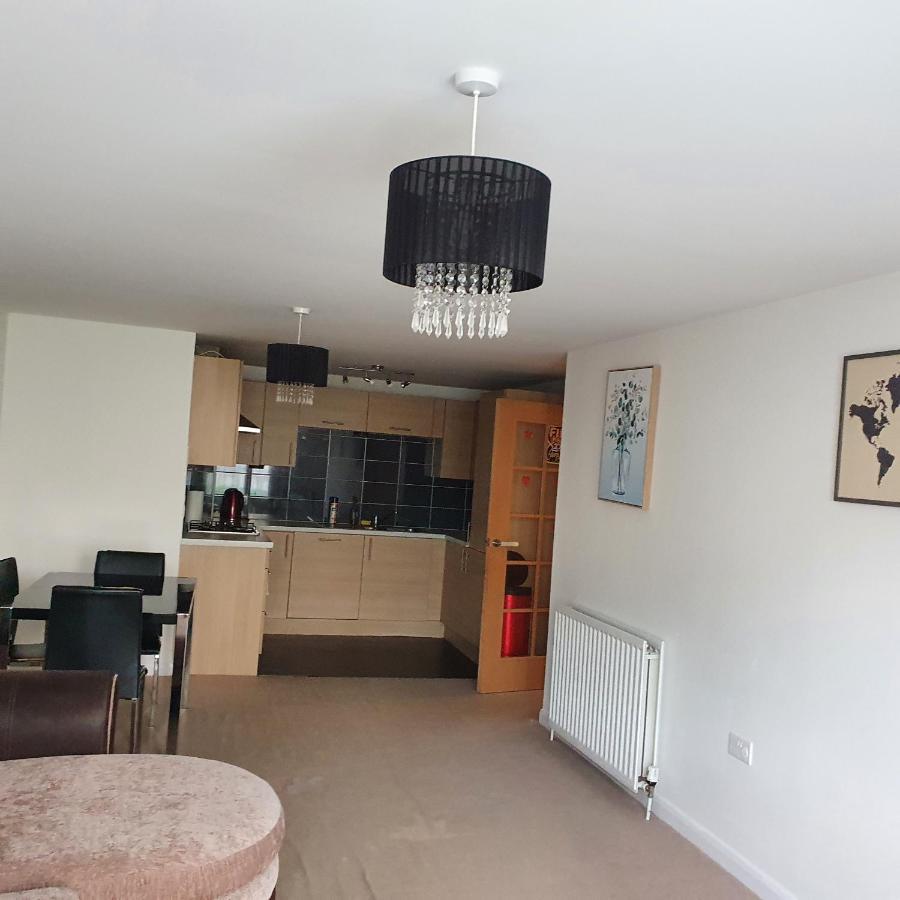 2-Bedroom Back Hilton Area Apartment - Ground Floor, Aberdeen City Center 외부 사진
