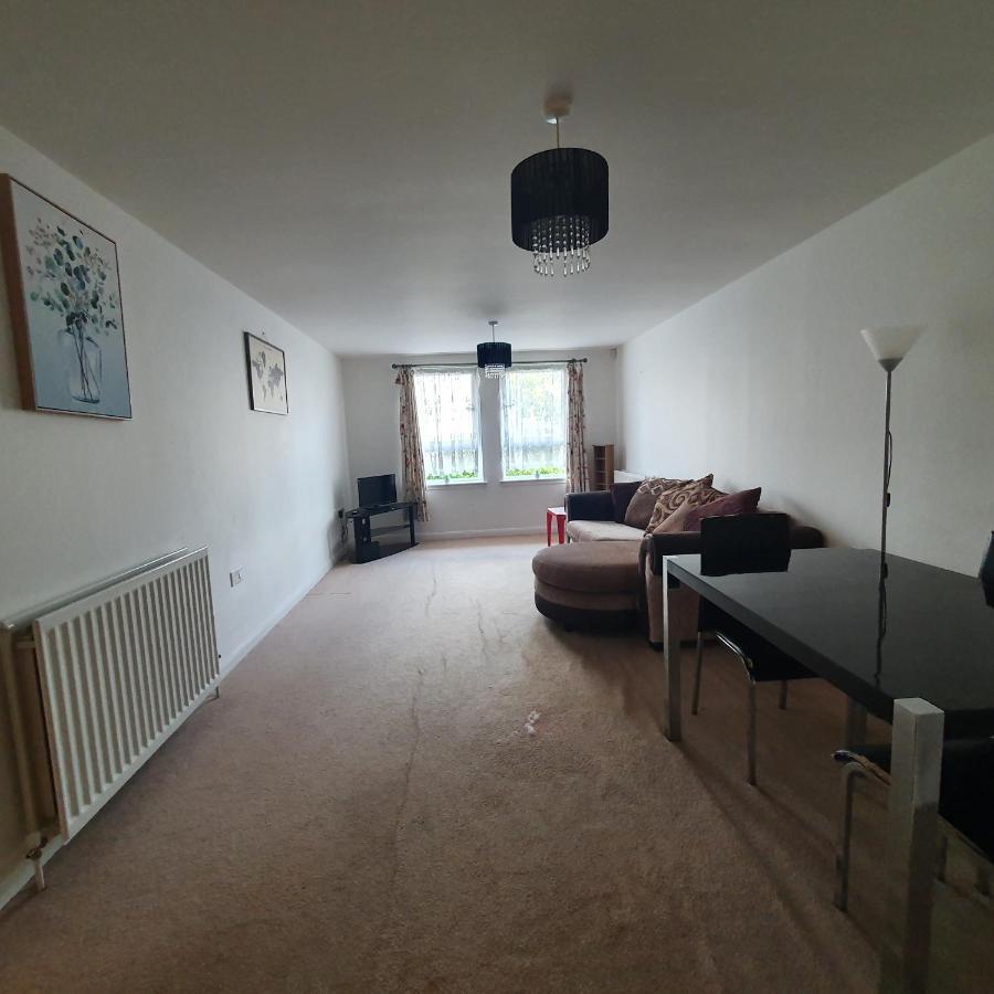 2-Bedroom Back Hilton Area Apartment - Ground Floor, Aberdeen City Center 외부 사진